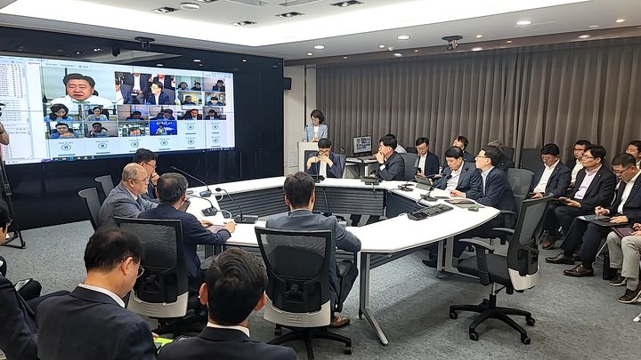 [제주=뉴시스] 18일 오영훈 제주도지사의 주재로 도정현안 공유 티타임이 진행되고 있다. (사진=제주도청 제공) 2023.09.18. photo@newsis.com *재판매 및 DB 금지