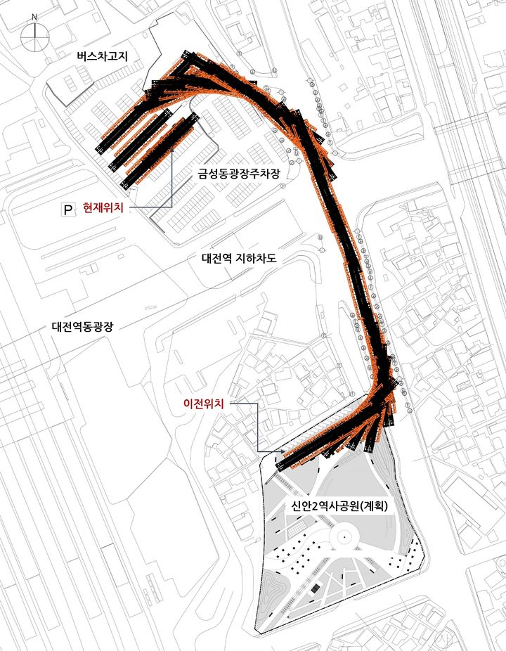 [대전=뉴시스] 대전역 동광장에 있는 옜 철도청 대전지역사무소 재무과 보급창고를 인근 신안2 역사공원으로 이전하는 동선을 예측한 시뮬레이션. (자료= 대전시 제공) 2023.09.19. photo@newsis.com *재판매 및 DB 금지
