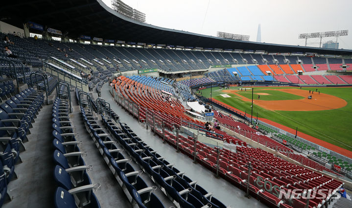 [서울=뉴시스] 최진석 기자 =사진은 19일 서울 잠실야구장의 모습. 2023.09.19. myjs@newsis.com
