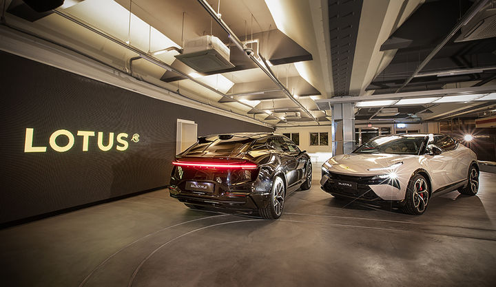 [서울=뉴시스] 영국 스포츠카 브랜드 로터스가 21일 서울 성동구 피치스도원에서 자사 최초의 초고성능 전기 스포츠유틸리티차량(SUV) '엘레트라'를 국내에 처음으로 공개했다. (사진=로터스자동차코리아 제공) 2023.09.21 photo@newsis.com *재판매 및 DB 금지