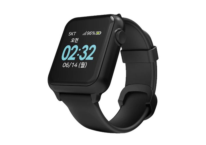 [서울=뉴시스] SK하이닉스가 올해부터 보급하는 '행복GPS' 신규 모델, 스마트지킴이2. (사진=SK하이닉스) 2023.09.22. photo@newsis.com *재판매 및 DB 금지