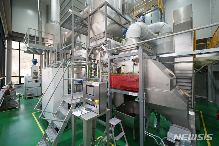 [횡성=뉴시스] 넥스트바이오 로스팅 설비. (사진=이노비즈협회 제공) 2023.09.24. photo@newsis.com