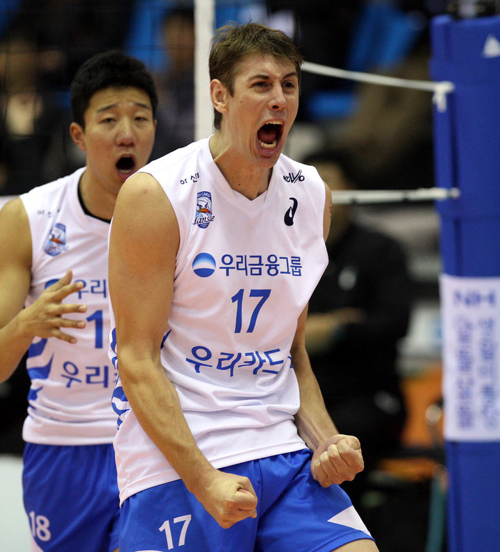 [서울=뉴시스]우리카드:KB손해보험 당시 루니. 2013.11.09. (사진=한국배구연맹 제공) *재판매 및 DB 금지