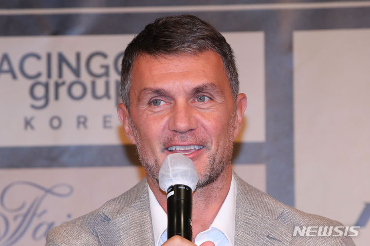 [서울=뉴시스] 권창회 기자 = 이탈리아 축구 레전드 파올로 말디니가 22일 오전 서울 여의도 페어몬트 앰배서더 서울에서 열린 레전드 올스타 기자회견에서 발언하고 있다. 이들은 내달 21일 고양종합운동장에서 열리는 레전드 올스타전에 참가한다. 2023.09.22. kch0523@newsis.com