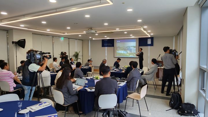 [울산=뉴시스] 구미현 기자 = UNIST는 25일 울산지역 교육청, 시청 출입기자단을 초정해 미디어 데이를 가졌다. (UNIST 제공) *재판매 및 DB 금지