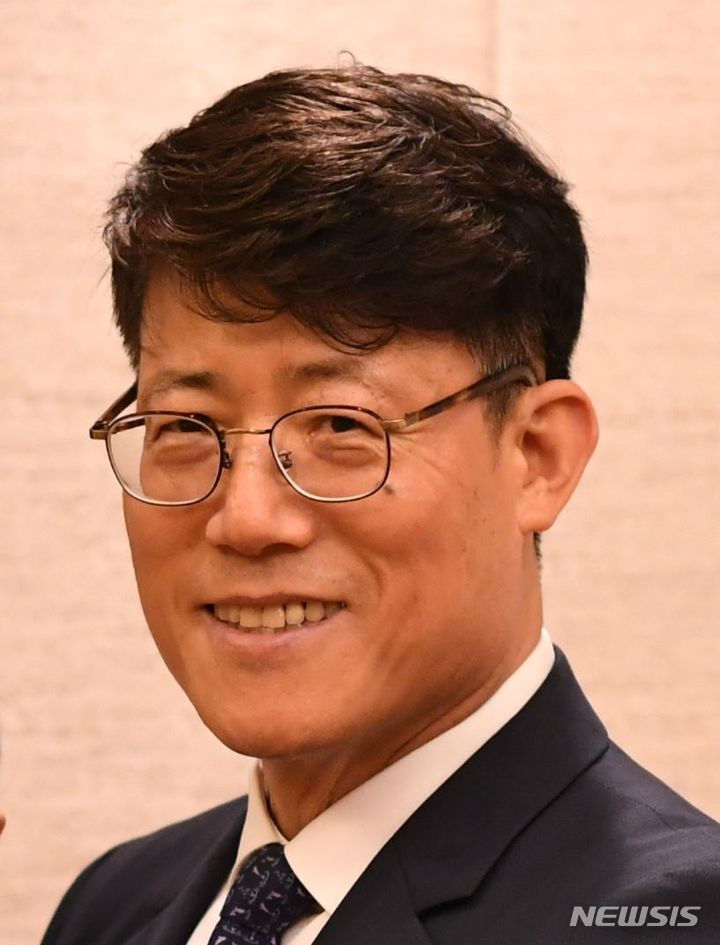 [창원=뉴시스] 국립창원대학교 생물학화학융합학부 이용일 명예교수.(사진=창원대 제공) 2023.09.25. photo@newsis.com