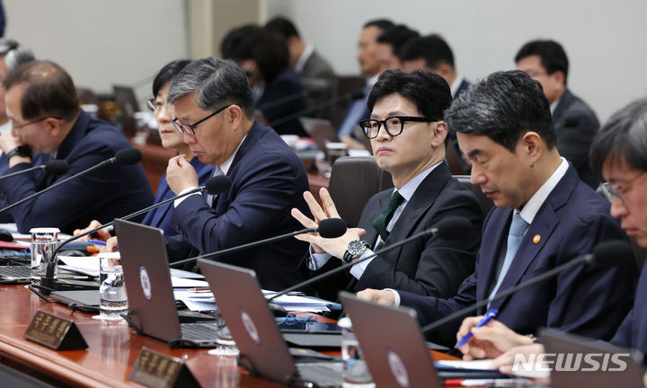 [서울=뉴시스] 홍효식 기자 = 한동훈 법무부 장관이 25일 서울 용산 대통령실 청사에서 열린 국무회의에 참석해 있다. (대통령실통신사진기자단) 2023.09.25. yesphoto@newsis.com