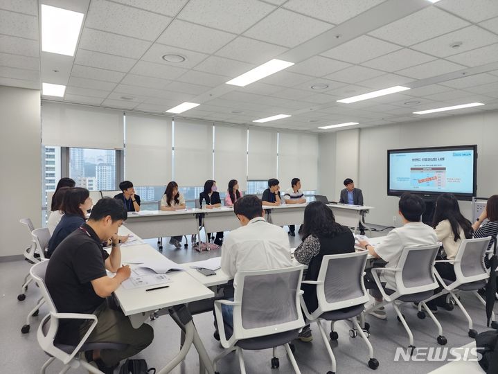 교복업무 담당자 역량 강화 연수. (사진=경기도교육청 제공) 