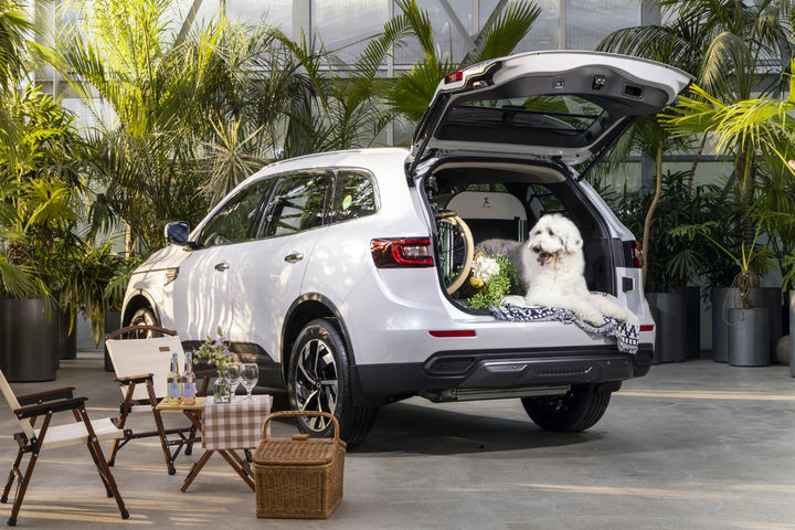 [서울=뉴시스] 르노코리아가 출시한 국내 유일의 2인승 다목적 스포츠실용차(SUV) 모델인 '더 뉴 QM6 퀘스트'. (사진=르노코리아 제공) 2023.09.26 photo@newsis.com *재판매 및 DB 금지