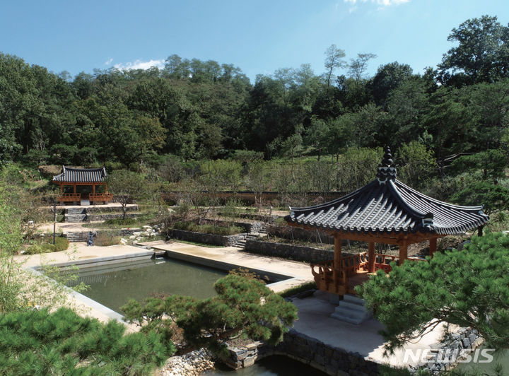 [서울=뉴시스] 영흥수목원 내 정조효원. (사진=대우건설)