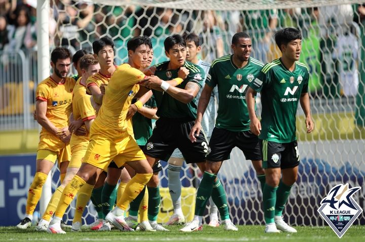 [서울=뉴시스]광주FC와 전북현대. 2023.09.24. (사진=한국프로축구연맹 제공)  *재판매 및 DB 금지