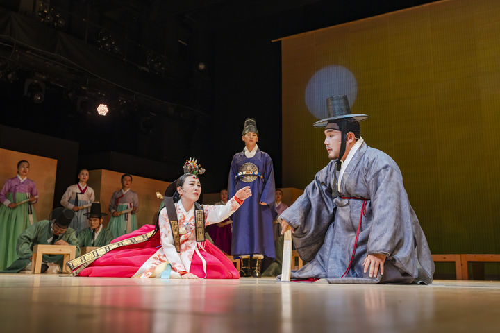 [서울=뉴시스]창극 '심청가' 공연 사진. (사진=국립극장/국립창극단 제공) 2023.09.28. photo@newsis.com *재판매 및 DB 금지