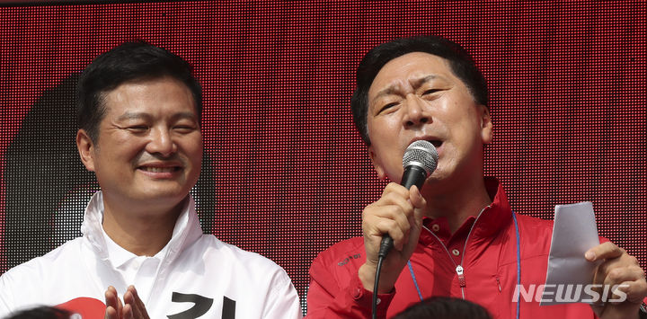 [서울=뉴시스] 김근수 기자 = 김기현 국민의힘 당대표가 28일 오전 서울 강서구 발산역 인근에서 열린 국민의힘 강서구청장 후보 출정식에서 연설을 하고 있다. 2023.09.28. ks@newsis.com