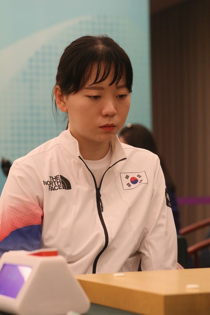 [서울=뉴시스] 2022 아시안게임 바둑 여자단체전 예선에 출전한 김채영 8단. (사진= 일본기원 제공) 2023.09.29. photo@newsis.com *재판매 및 DB 금지
