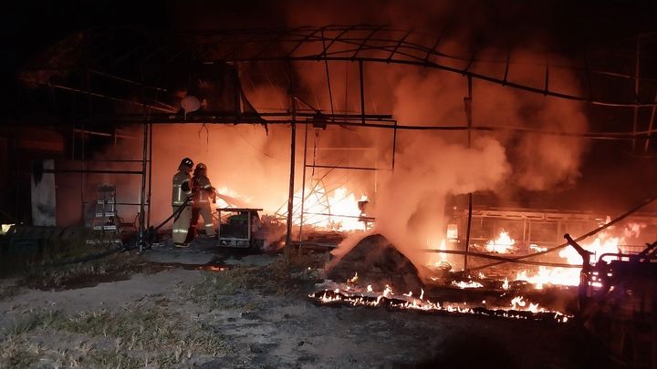 [진주=뉴시스] 진주시 진성면 비닐하우스 화재. *재판매 및 DB 금지