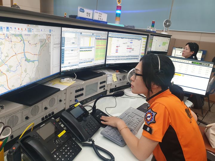 무응답 신고 적극 대처로 손가락 절단 신고를 당한 40대 남성을 구한 임혜진 경기도소방재난본부 119 종합상황실 소방위. (사진=경기도소방재난본부 제공) *재판매 및 DB 금지