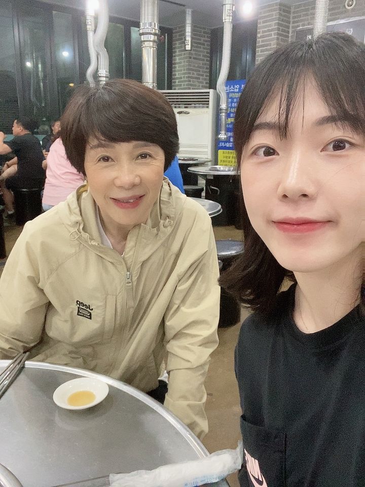 [전주=뉴시스] 전북체육회 정소영 이사(왼쪽)와 딸 김혜정 선수. (사진 = 전북체육회 제공) *재판매 및 DB 금지