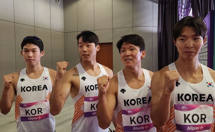 [서울=뉴시스]남자 육상 400m 계주 대표팀. (사진=이명동)