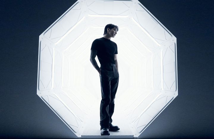 [서울=뉴시스] 글로벌 슈퍼 그룹 '방탄소년단'(BTS) 멤버인 팝스타 정국의 두 번째 싱글 '3D(feat. Jack Harlow)' 콘셉트 포토. (사진= 빅히트 뮤직 제공) 2023.10.02. photo@newsis.com *재판매 및 DB 금지