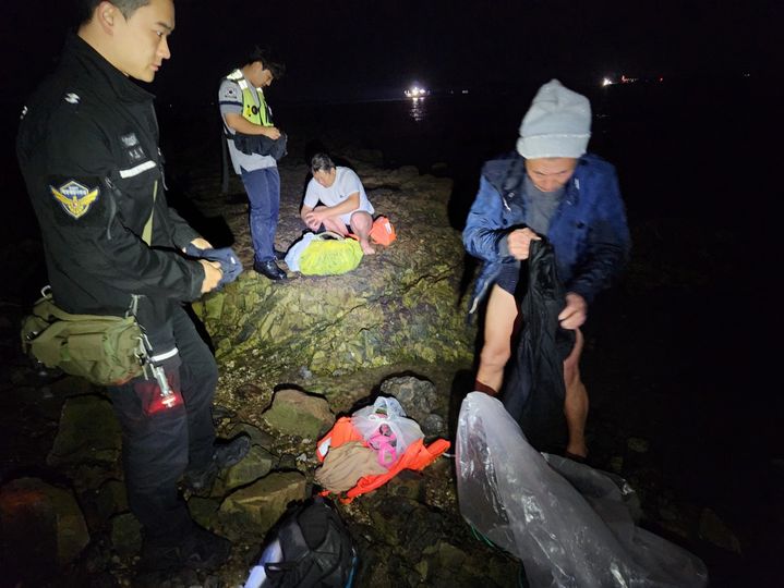 3일 오전 1시 53분께 충남 보령 대천항으로 중국 국적 22명이 밀입항을 시도했다가 검거됐다.(사진=보령해양경찰서 제공) *재판매 및 DB 금지