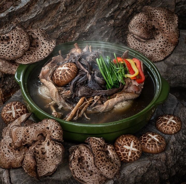 능이백숙 (사진=영양군 제공) *재판매 및 DB 금지