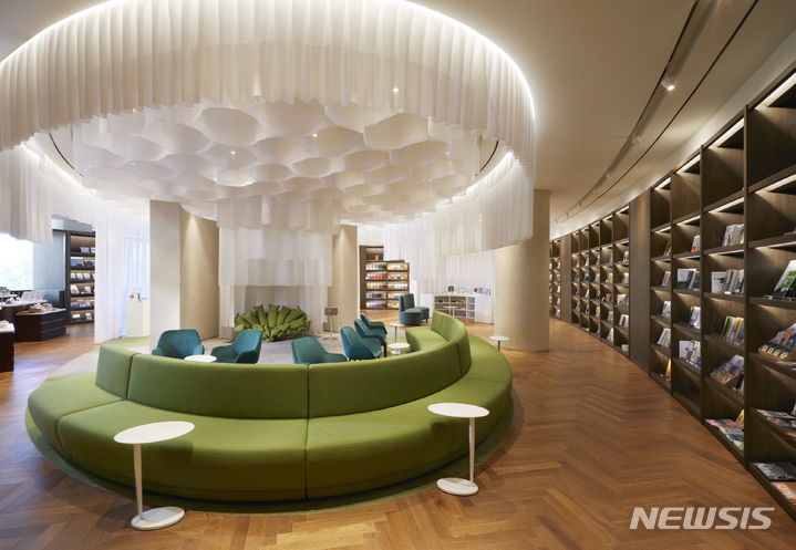 라한셀렉트 경주, 북스토어&카페 ‘경주산책’