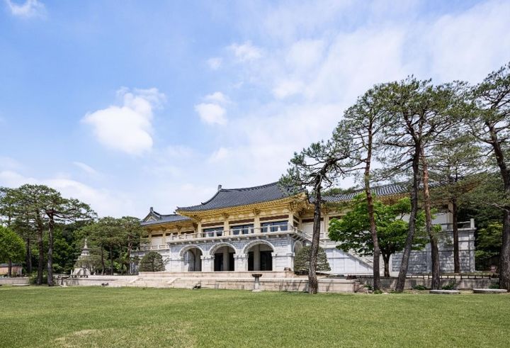 경기 용인 호암미술관 전경. 삼성그룹의 창업자인 호암 이병철 선생이 30여 년에 걸쳐 수집한 한국미술품을 바탕으로 1982년 4월 22일에 개관한 사립 미술관입이다. *재판매 및 DB 금지