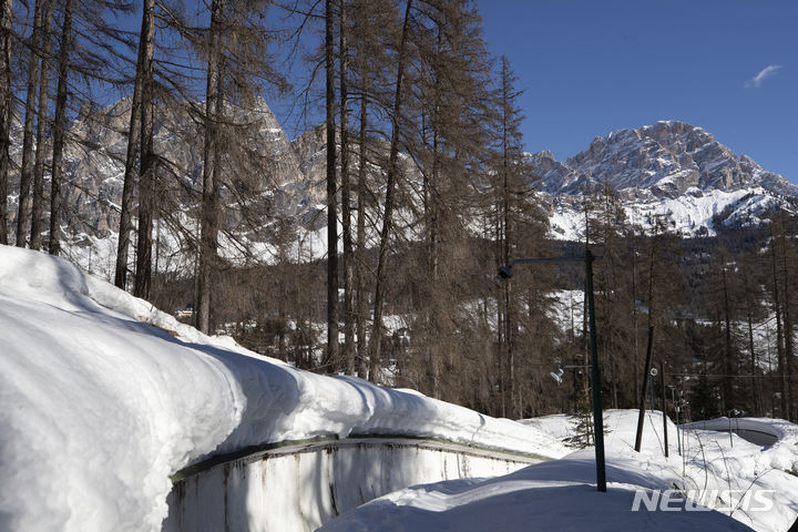 [코르티나담페초=AP/뉴시스]이탈리아 코르티나담페초에 있는 봅스레이 트랙의 모습. 2021.02.17.