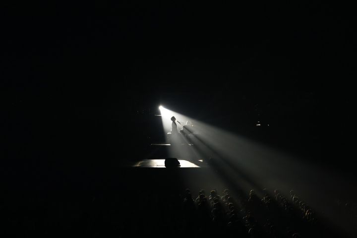 [서울=뉴시스] 지난 7~9·13~15일 서울 올림픽공원 케이스포돔(KSPO DOME)에서 여섯 차례 공연한 '2023 김동률 콘서트 - 멜로디(Melody)' 현장. (사진 = 뮤직팜 제공) 2023.10.16. photo@newsis.com *재판매 및 DB 금지