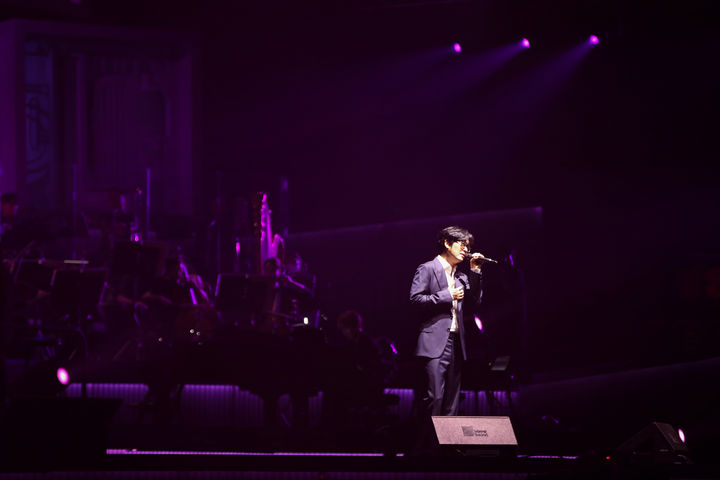 [서울=뉴시스] 지난 7~9·13~15일 서울 올림픽공원 케이스포돔(KSPO DOME)에서 여섯 차례 공연한 '2023 김동률 콘서트 - 멜로디(Melody)' 현장. (사진 = 뮤직팜 제공) 2023.10.16. photo@newsis.com *재판매 및 DB 금지