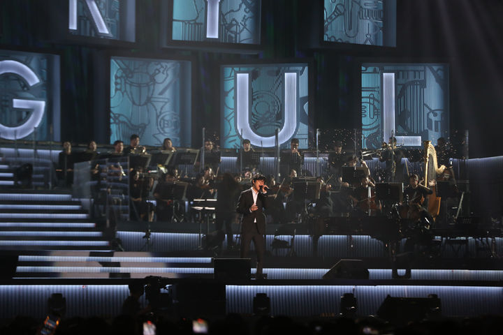 [서울=뉴시스] 지난 7~9·13~15일 서울 올림픽공원 케이스포돔(KSPO DOME)에서 여섯 차례 공연한 '2023 김동률 콘서트 - 멜로디(Melody)' 현장. (사진 = 뮤직팜 제공) 2023.10.16. photo@newsis.com *재판매 및 DB 금지