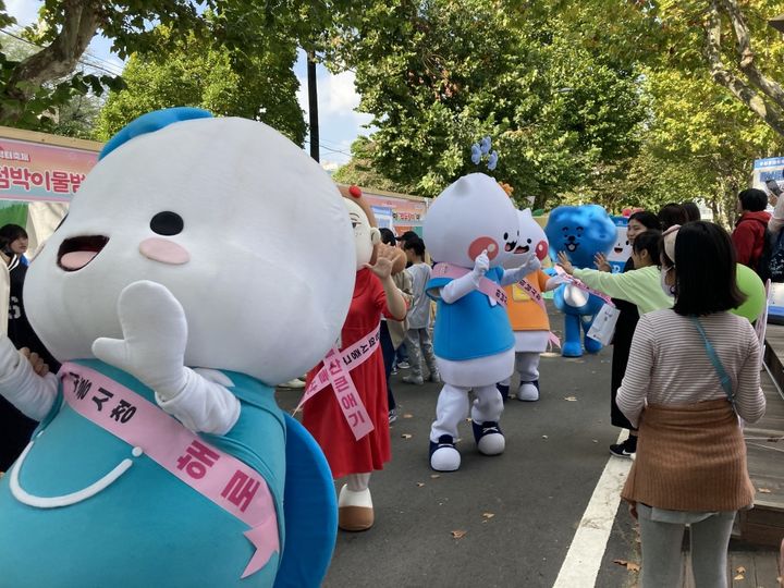 문화체육관광부와 한국콘텐츠진흥원은 지난 14~15일 서울 용산구 용산어린이정원에서 '제6회 우리동네 캐릭터 축제'를 열었다. (사진=한국콘텐츠진흥원 제공) photo@newsis.com *재판매 및 DB 금지