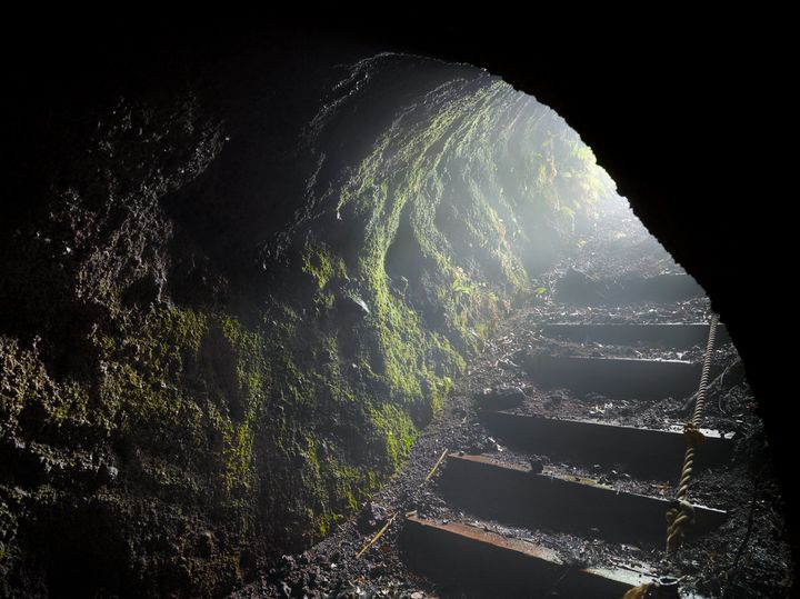 김신욱, 가마오름 동굴진지, 2023, Inkjet print, 50x66cm *재판매 및 DB 금지