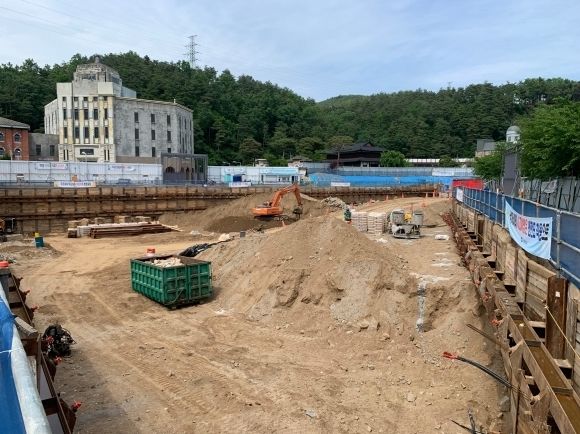 [합천=뉴시스] 합천군청 민간시행사 대표가 사업비를 빼돌려 잠적하는 바람에 공사가 중단된 합천 영상테마파크 공사현장 *재판매 및 DB 금지 *재판매 및 DB 금지