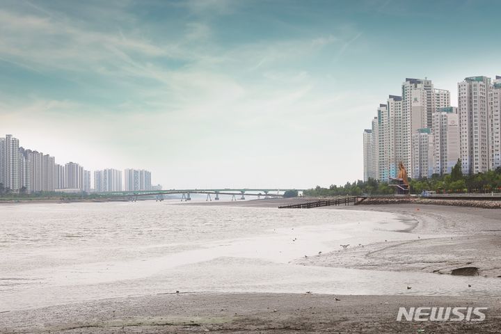 [인천=뉴시스] 인천 남동구 소래포구 앞바다 모습. (사진=인천 남동문화재단 제공) 