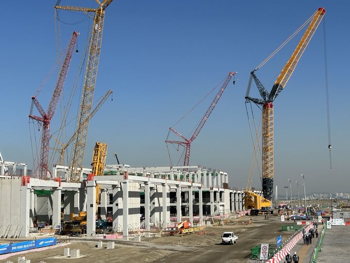 [서울=뉴시스] 황재희 기자 = 인천 송도에 위치한 삼성바이오로직스 5공장 건설 현장 모습 2023.10.18. photo@newsis.com *재판매 및 DB 금지