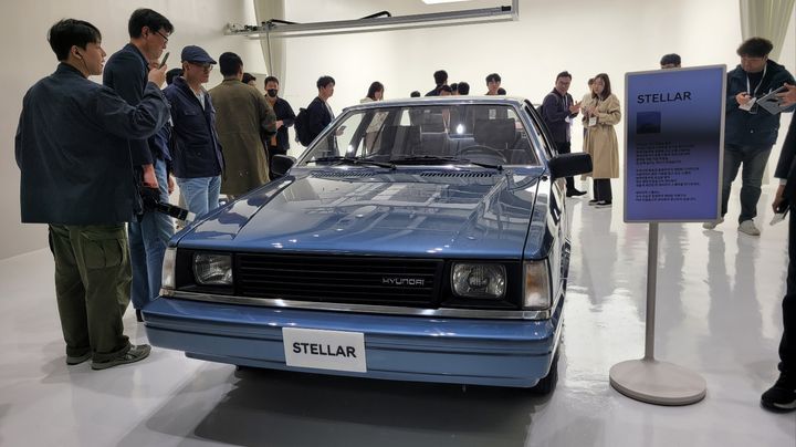 [양산=뉴시스]&nbsp; 강주희 기자=현대자동차는 19일 경남 양산시 하북면 현대 인증중고차 양산센터에서 미디어데이를 열고 인증증고차 사업 공식 출범을 알렸다. 현대 인증중고차 양산센터에 마련된 현대자동차의 스텔라. 2023.10.19 zooey@newsis.com *재판매 및 DB 금지