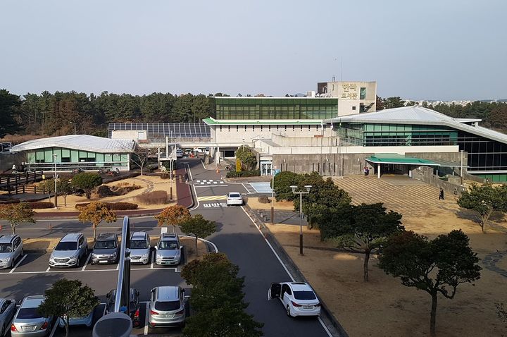  *재판매 및 DB 금지