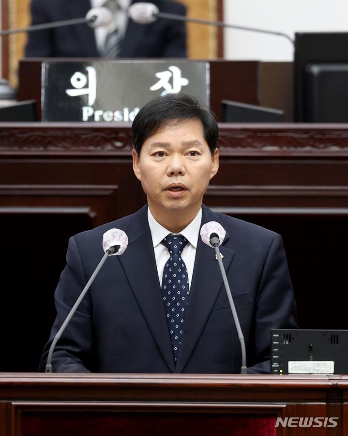 [인천=뉴시스] 임지훈(민주당·부평5) 인천시의원. (사진=인천시의회 제공)