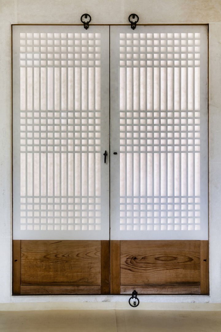 Seung-Woo Baek - Geoncheonggung Palace, Gyeongbokgung Palace, Seoul, August 2023_1 *재판매 및 DB 금지