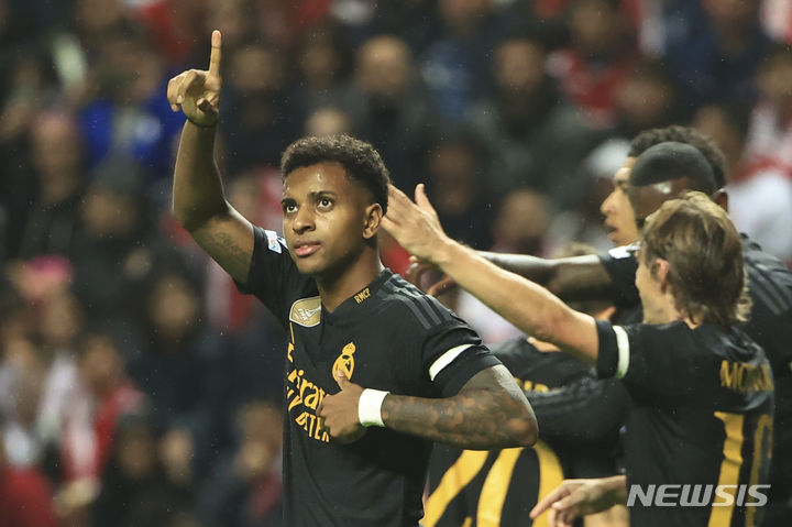 [브라가=AP/뉴시스]레알 마드리드 공격소 호드리구. 2023.10.24.