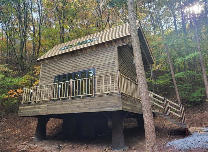 톰소여처럼 하룻밤…충북 조령산 트리하우스 준공