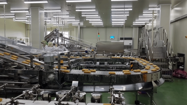 [진천=뉴시스] 구예지 기자=25일 방문한 충청북도 진천군에 위치한 면사랑 공장에서 면 반죽들이 컨베이어벨트 위를 지나가고 있다. *재판매 및 DB 금지 *재판매 및 DB 금지