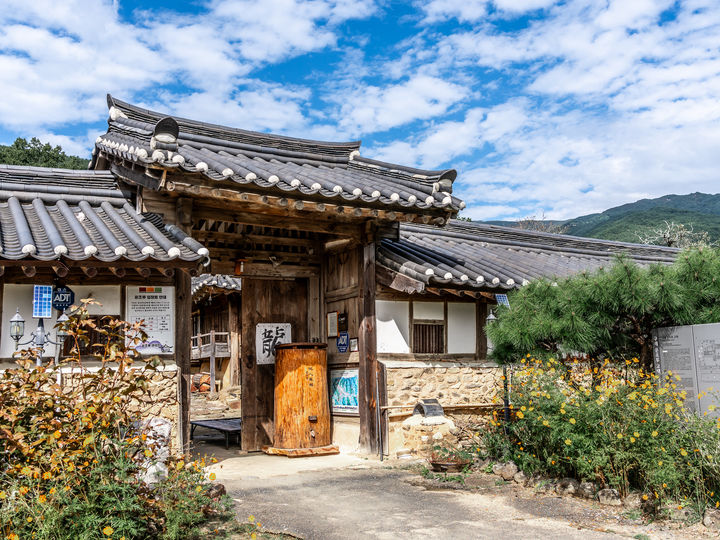 나눔의 미덕을 실천했던 전남 구례 운조루 고택의 고아한 자태. 박산하 촬영. (사진=한국관광공사 제공) photo@newsis.com *재판매 및 DB 금지