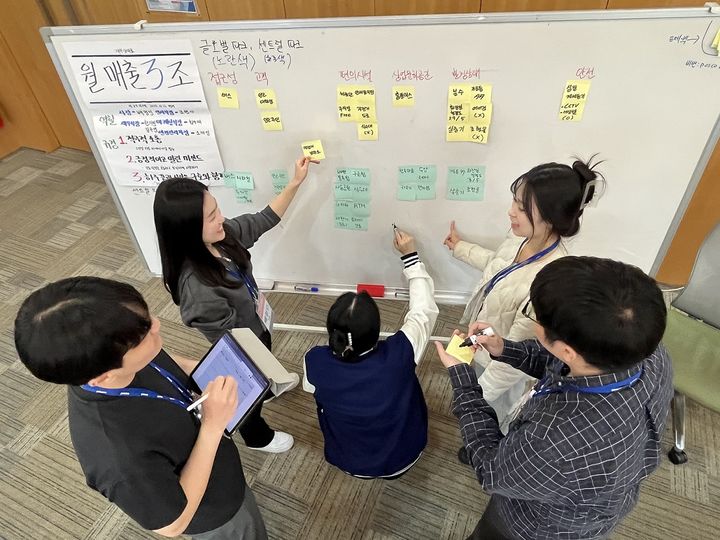 [포항=뉴시스] 강진구 기자 = 포스코는 '기업실무형 일경험 프로그램(취업아카데미)' 교육생을 모집한다고 지난 10월 27일 밝혔다.사진은 지난 차수 교육 전경.(사진=포스코 제공) 2023.10.27.photo@newsis.com *재판매 및 DB 금지