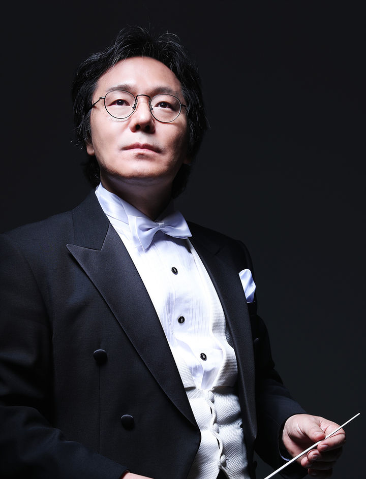 [대구=뉴시스]대구시립교향악단 제11대 예술감독 겸 상임지휘자에 위촉된 백진현 지휘자(사진=대구문화에술진흥원 제공) 2023.10.27 photo@newsis.com *재판매 및 DB 금지