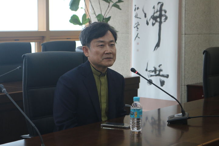 [서울=뉴시스] 26일 서울 동작구 흑석동 원불교소태산 기념관에서 진행된 인터뷰에 참석한 기독교 연합 대표 이상억 목사 (사진=온국민마음건강을위한전문상담사단체협의회 제공) 2023.10.27, photo@newsis.com *재판매 및 DB 금지