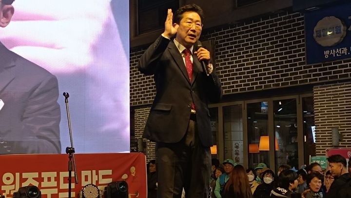 지난해 '원주 만두축제' 개막식에서 기념사를 하고 있는 원강수 시장. *재판매 및 DB 금지