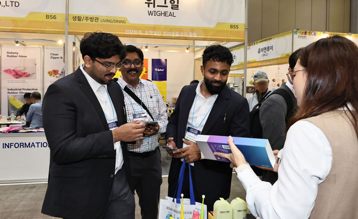 [수원=뉴시스] 'G-FAIR KOREA 2023' 수출상담. (사진=경기도경제과학진흥원 제공) 2023.10.29. photo@newsis.com *재판매 및 DB 금지