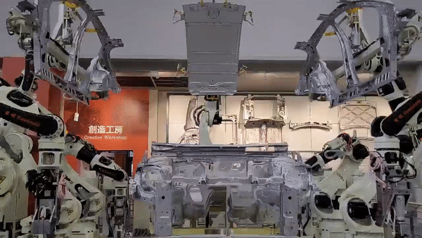 [나고야=뉴시스] 강주희 기자 = 일본 아이치현에 위치한 토요타 산업기술 기념관에 전시된 엔진 및 섀시 자동차 조립 장치 2023.10.26 zooey@newsis.com *재판매 및 DB 금지